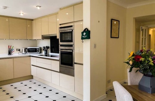New Town Apartment | Garden 2-storey luxury 3-bedroom apartment between New Town and Stockbridge