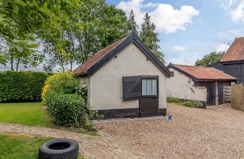 Pulham Market Cottage | GARDEN COTTAGE, pet friendly, with a garden in Pulham Market