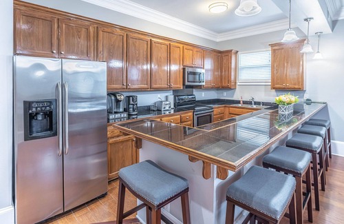 Faubourg Livaudais House | Garden District Upscale Home w/Gated Parking