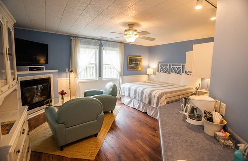 Union Pier Bed & Breakfast | Garden Grove Bed and Breakfast