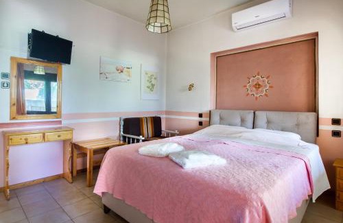Fanari House | Garden Guest Room