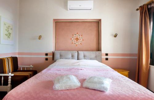 Fanari House | Garden Guest Room