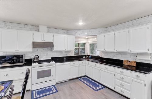 White Settlement House | Garden Guesthouse on Lake Worth