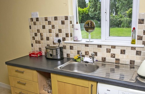 Clogheen Ski Chalet | Garden Holiday Cottage