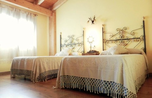 Carrizo De La Ribera House | Garden House Hotel