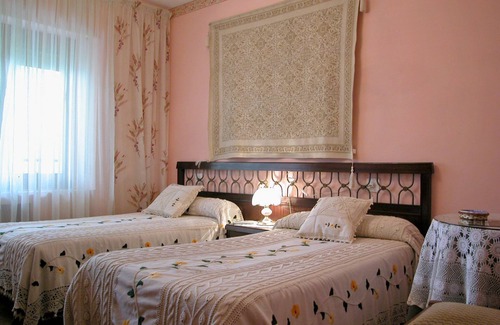 Carrizo De La Ribera House | Garden House Hotel