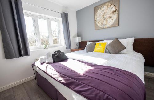Banbury House | Garden House near shops in quiet location