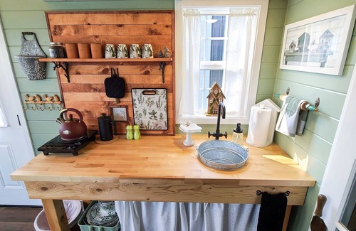 Lakeside Apartment | Garden House - Tiny Digs Lakeshore