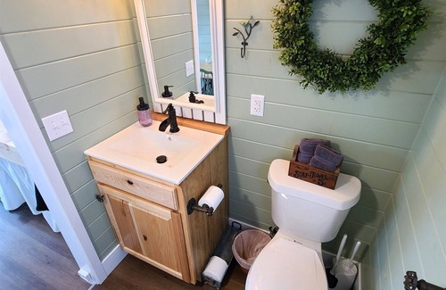 Lakeside Apartment | Garden House - Tiny Digs Lakeshore
