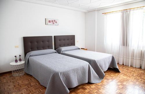 Ribadavia House | Garden Lodge Hostal Evencio