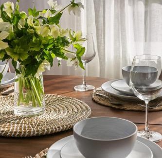 Gisborne Villa | Garden Oasis - 5min walk to CBD