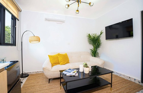 Cerro Gordo House | Garden of Eden Hotel Suite 4