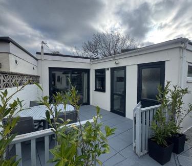 Clevedon Apartment | Garden Place
