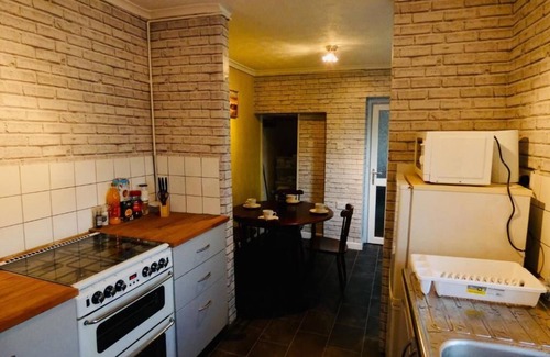 Abercwmboi House | Garden Room for Bike Park Wales & Brecons