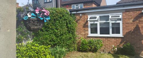 London Borough of Ealing House | Garden Room Northolt Near Heathrow Airport