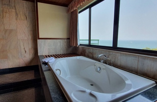 North Pattaya Resort | Garden Sea View Resort