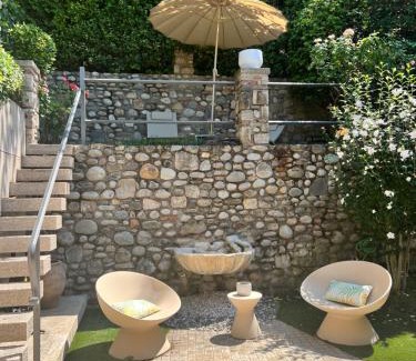 Desenzano del Garda City Centre Apartment | Garden Suite Castle