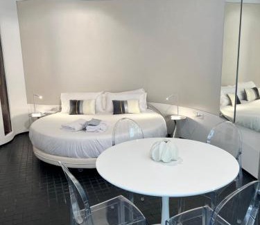Desenzano del Garda City Centre Apartment | Garden Suite Castle