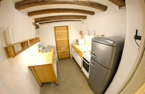 Horgen District Apartment | Garden suite located near lake, train station, shops and restaurants