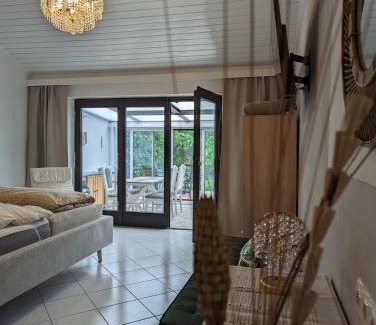 Breitenbrunn House | Garden View Apartment