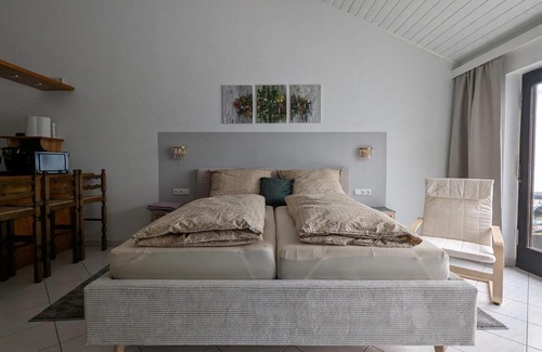 Breitenbrunn House | Garden View Apartment