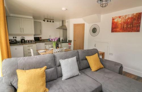Llanybydder House | Garden View
