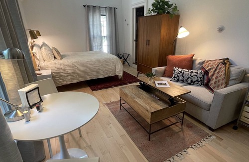 Brattleboro House | Garden View In-Town Retreat w/Trail Access