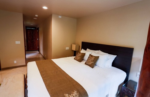 Keaukaha Hotel | Garden View Room - Oceanfront Hilo Beach House Inn