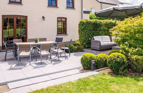 Habay-la-Neuve Villa | Garden-View Villa in Habay-la-Neuve with Sauna