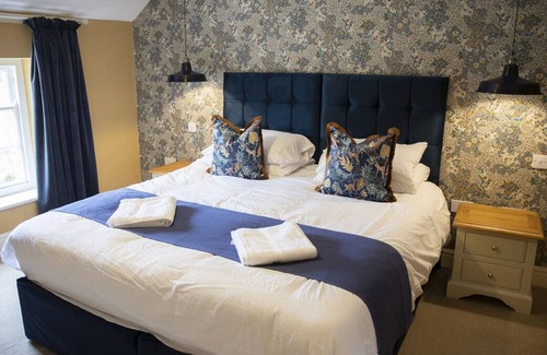 Hallington Villa | Gardener's Cottage - Three Bedroom Villa, Sleeps 6
