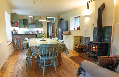 Sandyhills Cottage | Gardeners Cottage - a cottage that sleeps 8 guests in 4 bedrooms