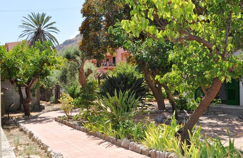 Mazzeo Apartment | Gardenhouse on the largest beaches of Taormina apartment n. 2 for 4 people