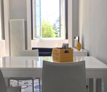 Angera House | Garibaldi 1