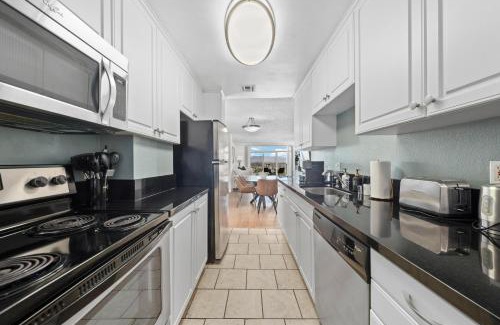 Marina del Rey Apartment | Garnet Glow Full Ocean and Venice Beach view 3BR