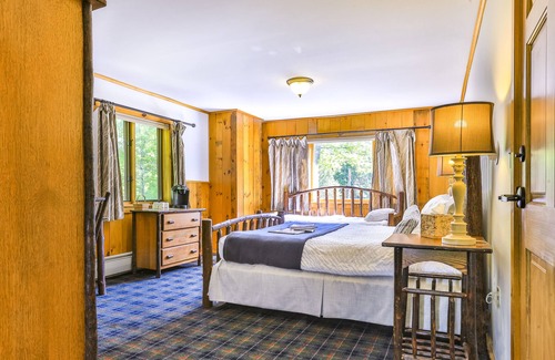 North River Cabin | Garnet Hill Lodge