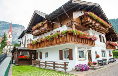 Selva di Val Gardena Bed & Breakfast | Garni Crepaz