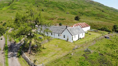 Inversnaid Bed & Breakfast | Garrison Farm with Hot Tub