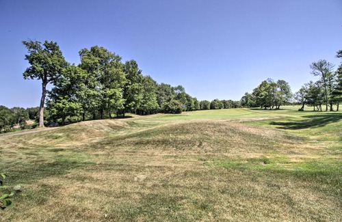 Garrison House | Garrison Golf Course Townhome 1 Mi to Lake!