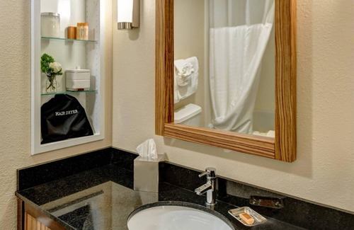 Dover Hotel | Garrison Hotel & Suites Dover-Portsmouth, an Ascend Collection Hotel