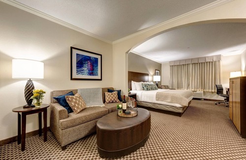 Dover Hotel | Garrison Hotel & Suites Dover-Portsmouth, an Ascend Collection Hotel