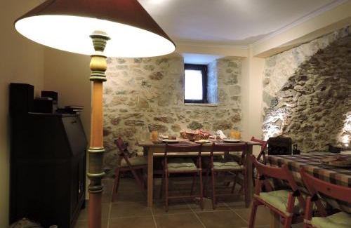 Trikolonoi House | Gartagani Guest House