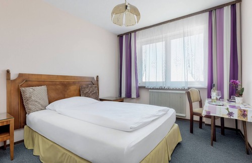 Enzersdorf an der Fischa Hotel | Gasthof Rupp