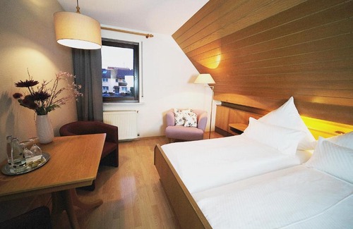 Schollbrunn Hotel | Gasthof Hirsch
