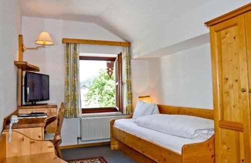 Weyregg am Attersee Hotel | Gasthof-Hotel Bramosen