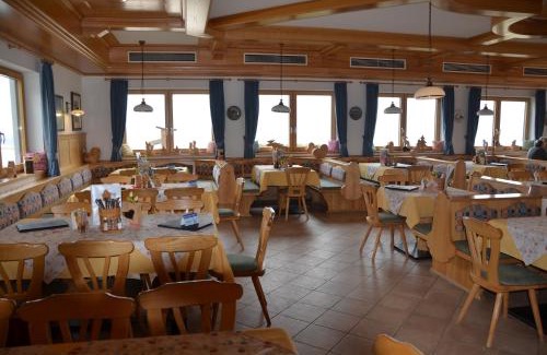 Altmuenster House | Gasthof-Pension Urzn