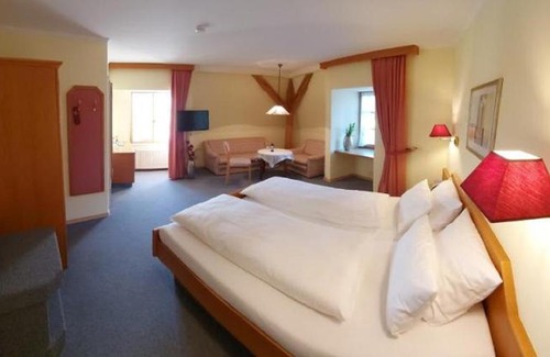 Tiefenbach Hotel | Gasthof Russenbräu
