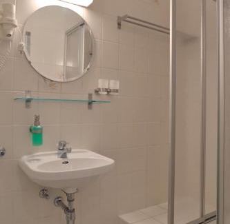 Claussnitz House | Gasthof und Hotel Roter Hirsch