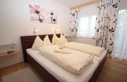 Russbach am Pass Gschuett House | Gasthof Waldwirt