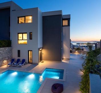 Podstrana Villa | Gastro Villa LenTini Luxury
