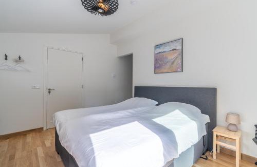 Den Burg Bed & Breakfast | Gastsuite het Duinroosje met hottub op het privé terras!